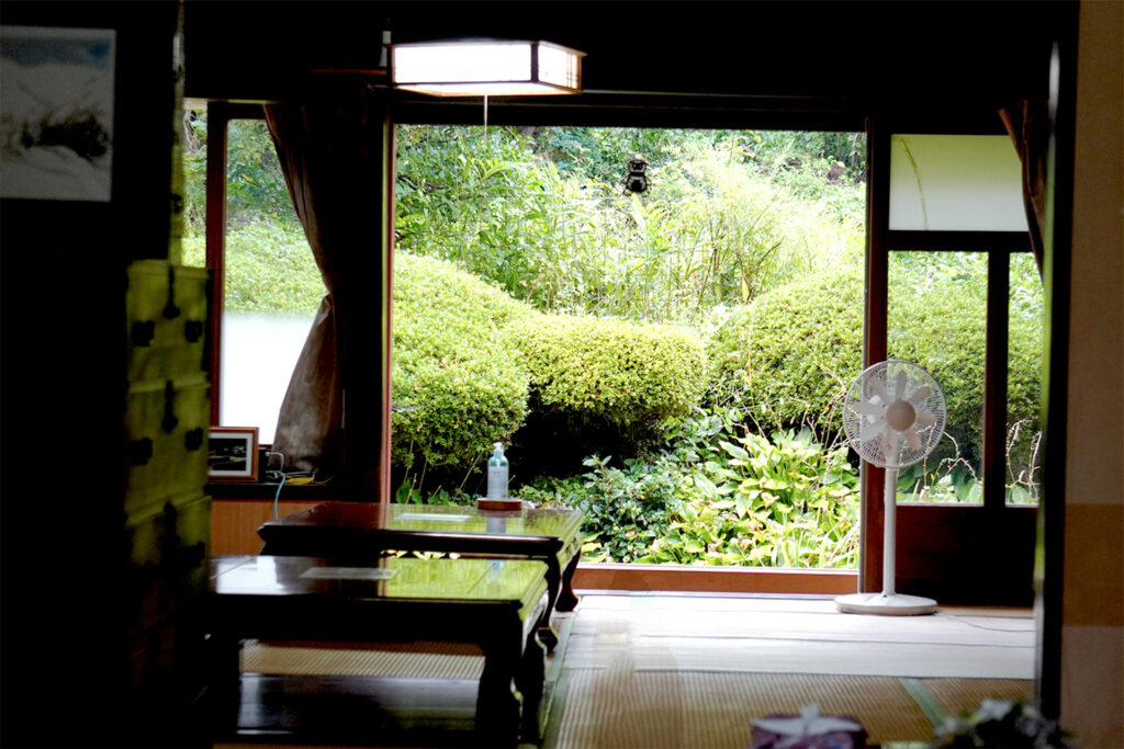 かやぶきの里_さかや_店内