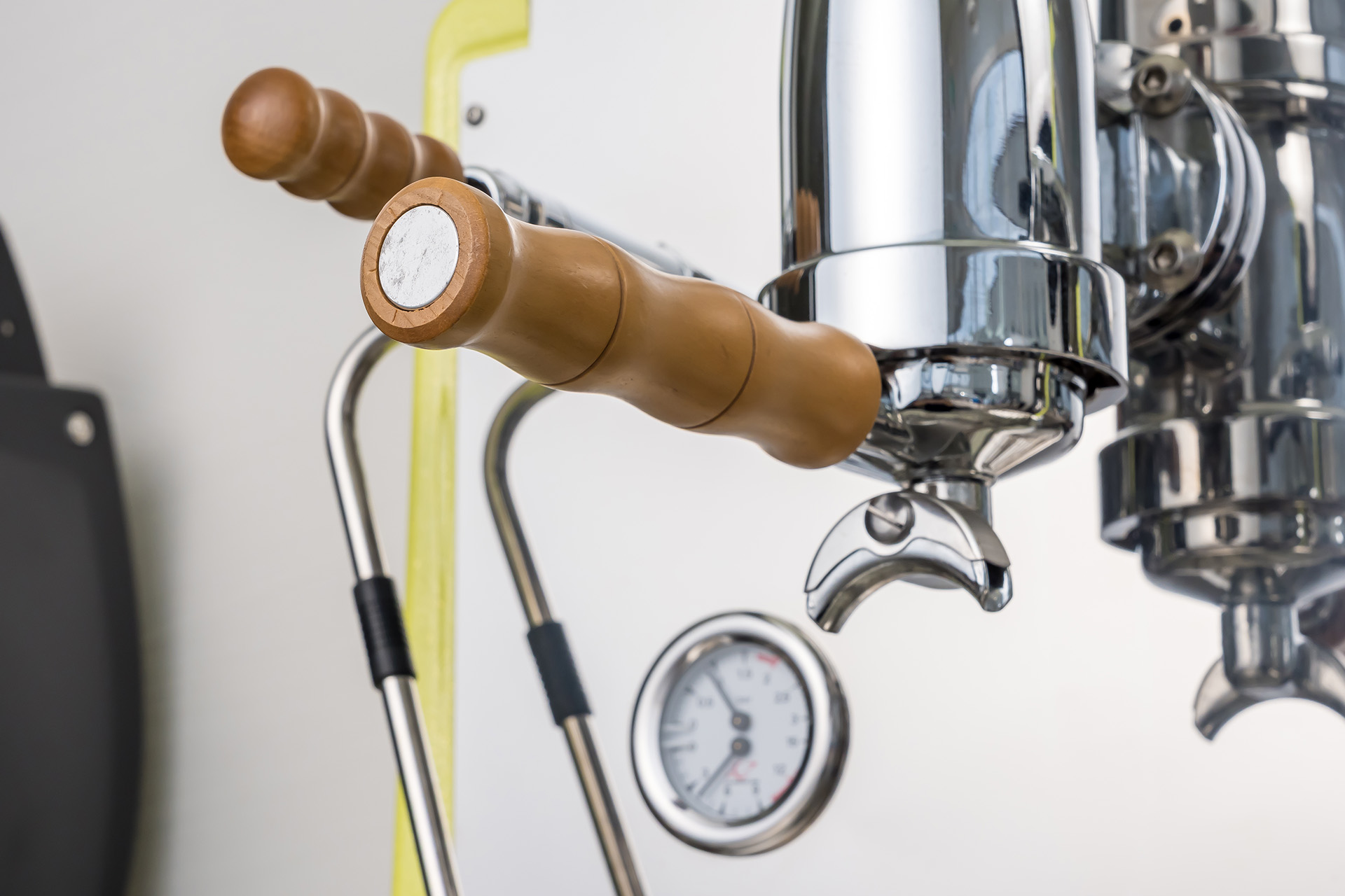 クラシックなウッドレバー