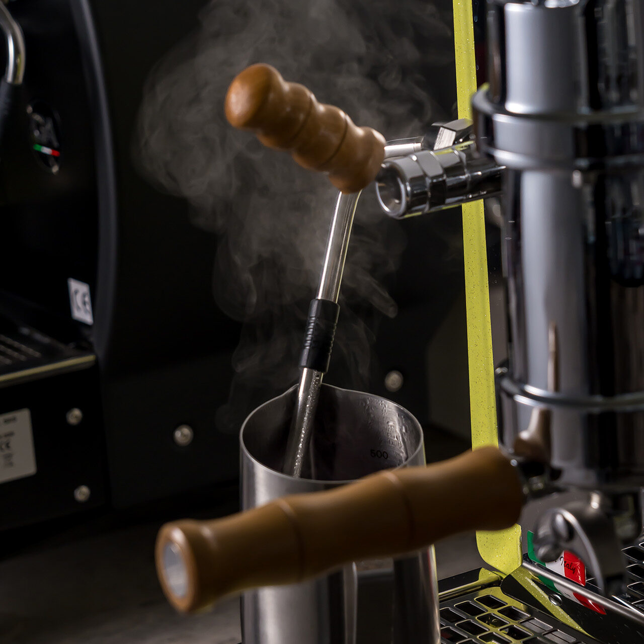 小型店舗にもフィットする実用性と効率性